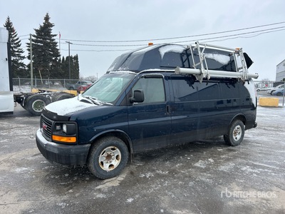 2010 GMC Savana 3500 4x2 شاحنة متعددة الاغراض