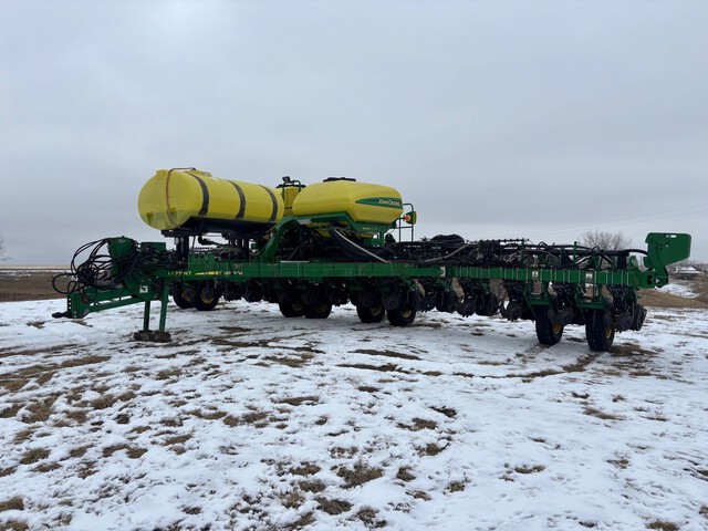 2017 John Deere 1775NT 16-30 16 Row No-Till Planter