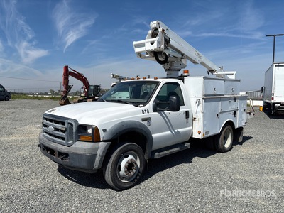 Altec AT235 35 ft on 2006 Ford F-450 4x2 Camion nacelle