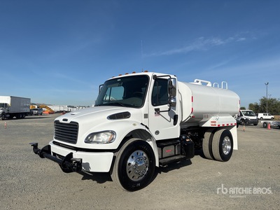 2017 Freightliner M2 106 2000 gal 4x2 Camion cisterna de agua