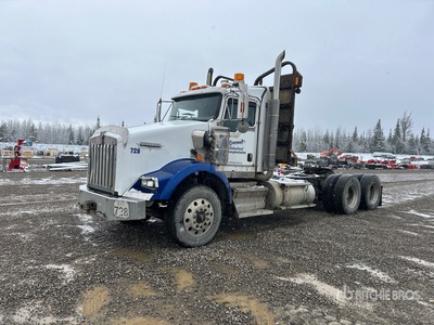 2013 Kenworth T800 6x4 Ciągnik siodłowy T/A z kabiną dzienną (Inoperable)