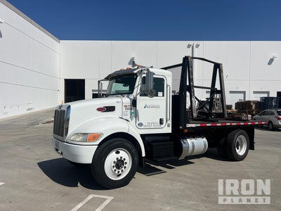 2016 Peterbilt 337 4x2 Glass Truck
