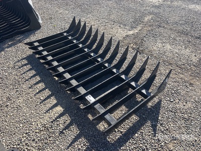 2025 Kit Containers QT-RR-70 69 in 70 in. Skid Steer Root Rake (Unused)