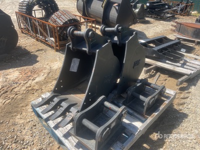Quantity of (2) 18 in Quantity of 2 different size excavator buckets with quantity of 2 misc. excavator parts