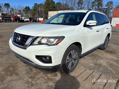 2017 Nissan Pathfinder 2WD SUV
