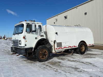 1986 International CargoStar 1850B 1500 gal 4x2 Water Truck