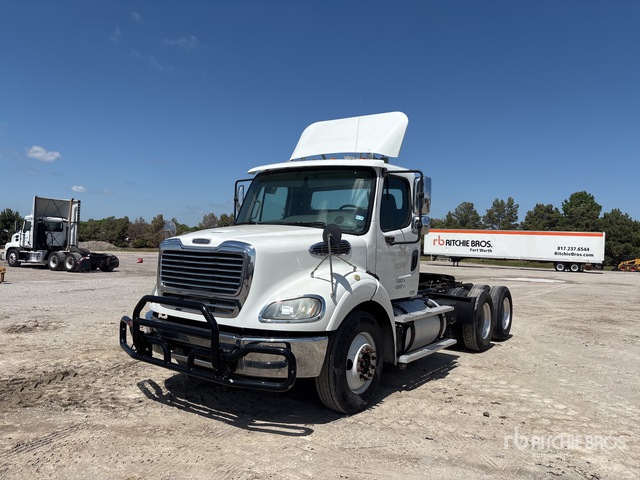 1FUJC5DV1DDBW1059 Freightliner M 2 112 Photo 1
