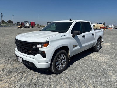 2022 Chevrolet Silverado 1500 Custom 4x4 Crew Cab Pickup