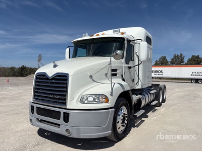 2015 Mack CXU613 6x4 تراكتور شاحنة كابينة النوم (ثنائية المحور)
