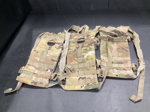 (92) Hydration System Carriers