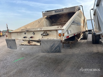 1999 Midland MC40CLAM 32 ft T/A Belly Dump Trailer