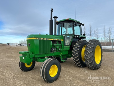 John Deere 4440-SG 2WD Tractor Agrícola