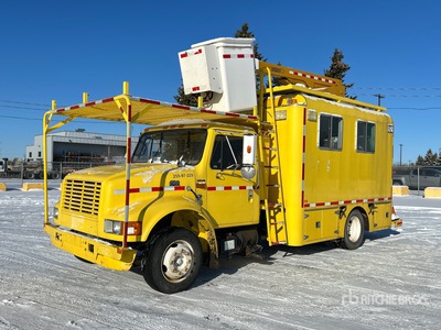 Versalift 32 ft on 1997 International 4700 4x2 شاحنة دلو