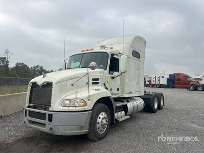 2015 Mack CXU613 6x4 تراكتور شاحنة كابينة النوم (ثنائية المحور) (Inoperable)