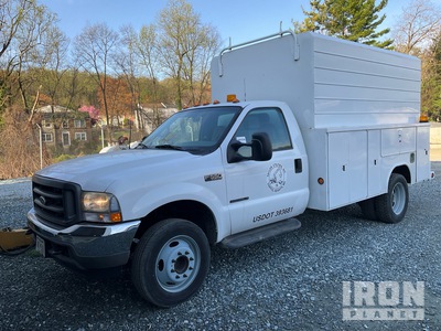 2002 Ford F-550 XL 4x2 Has two additional fuel tanks in rear of truck. See photos Servicewagen