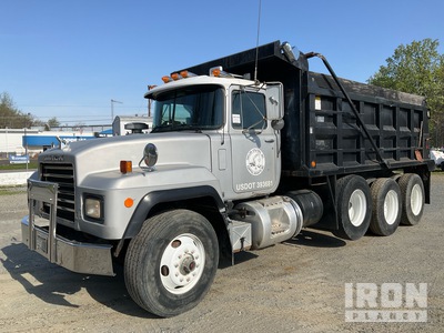 1999 Mack RD688S 8x4 T/A Dump Truck