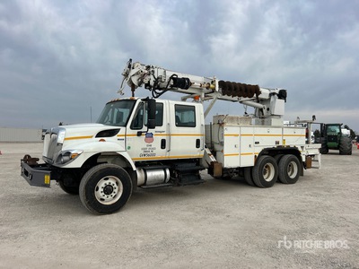 Altec D2045ATR on 2009 International 7400 6x4 Crew Cab Digger Derrick Truck