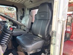Cab with Seats/armrests