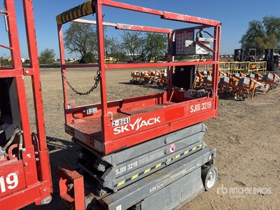 2013 Skyjack SJIII-3219 Electric シザーリフト