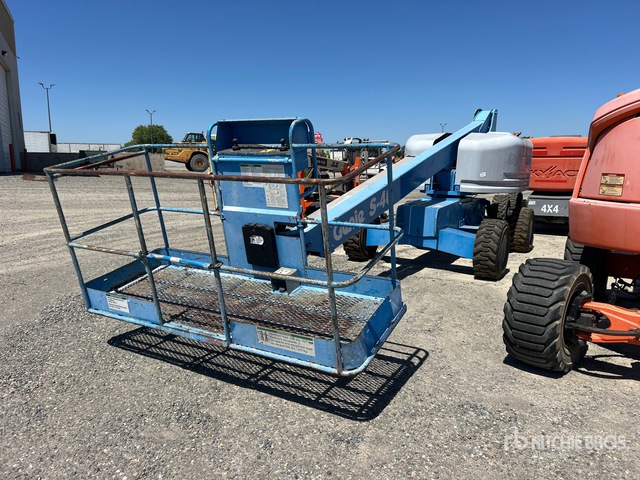 2004 Genie S40 2WD Dual Fuel Telescopic Boom Lift