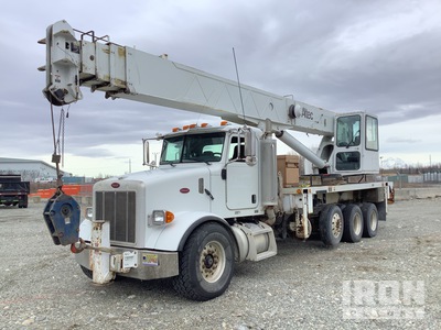 Altec AC35-127S 70000 lb Straight Boom on 2005 Peterbilt 357 8x4 Boom Truck