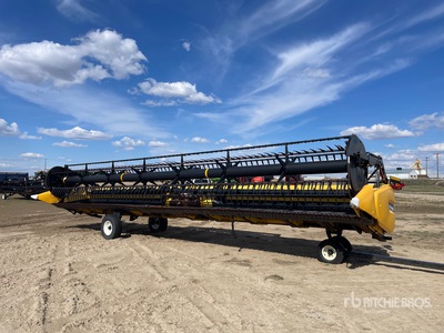 2015 New Holland 880CF-35 35 ft Flex Draper رأس الحصادة المجمعة