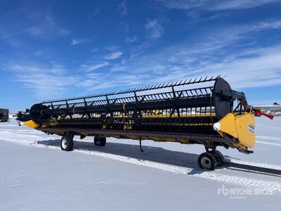 2015 New Holland 880CF-35 35 ft Flex Draper Combine Header