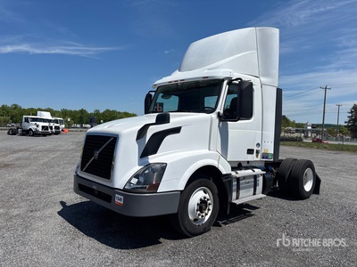 2016 Volvo VNL300 4x2 تراكتور شاحنة (أحادي المحور)