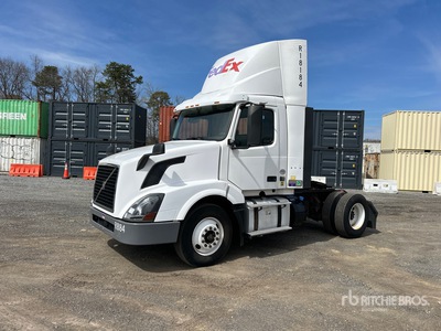 2016 Volvo VNL42T 4x2 4x2 S/A Sleeper Truck Tractor