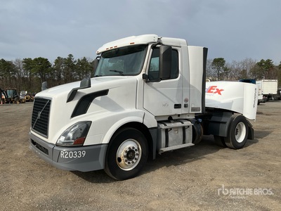 2018 Volvo VNL42T 4x2 4x2 S/A Day Cab Truck Tractor