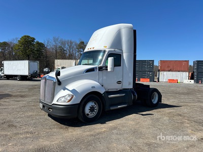 2018 Kenworth T680 4x2 4x2 S/A Day Cab Truck Tractor