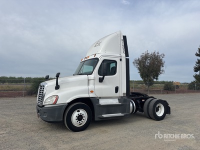 2015 Freightliner Cascadia 125 4x2 Cabeza Tractora Cabina Corta