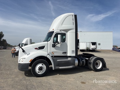 2017 Peterbilt 579 4x2 S/A Day Cab Truck Tractor