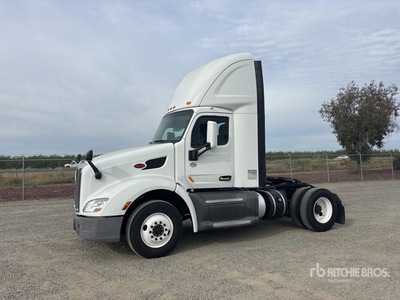 2017 Peterbilt 579 4x2 S/A Day Cab Truck Tractor