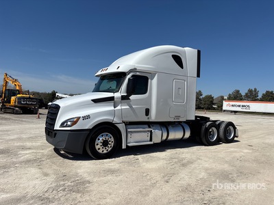 2018 Freightliner Cascadia 126 6x4 Sleeper Truck Tractor