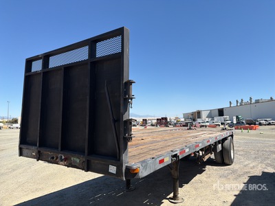 1986 Utility 26 ft S/A Flatbed Trailer