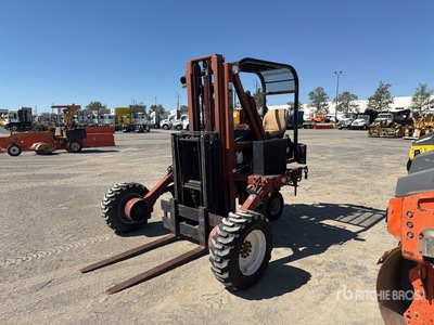 Manitowoc Spider 4500 lb Pneumatic Tire Forklift