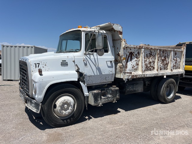 1981 Ford LN7000 4x2 S/A Dump Truck