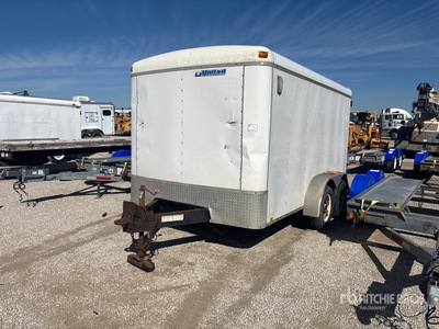 2005 United Express مقطورة ذو كبينة مغلقة