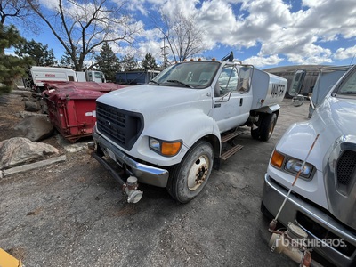 2000 Ford F-650 Water Truck