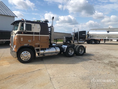1982 Freightliner COE تراكتور شاحنة كابينة النوم (ثنائية المحور)