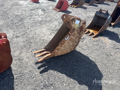 11 in Digging Backhoe Rear Bucket