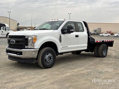 2017 Ford F-350 XL 4x4 Extended Cab Flatbed Truck