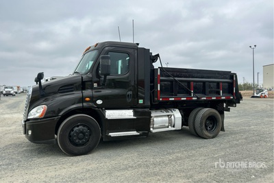 2016 Freightliner Cascadia 113 4x2 S/A Dump Truck