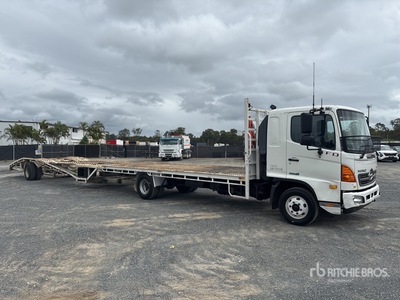 2011 Hino FD1J 4x2 شاحنة مسطحة