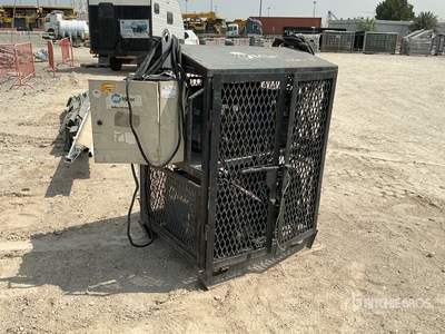 Quantity of (4) Miller XMT425 Soudeuse