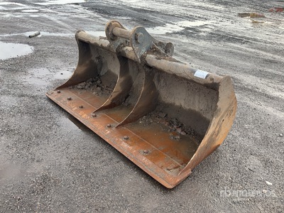 B&W 2100 mm Cleanup Excavator Bucket
