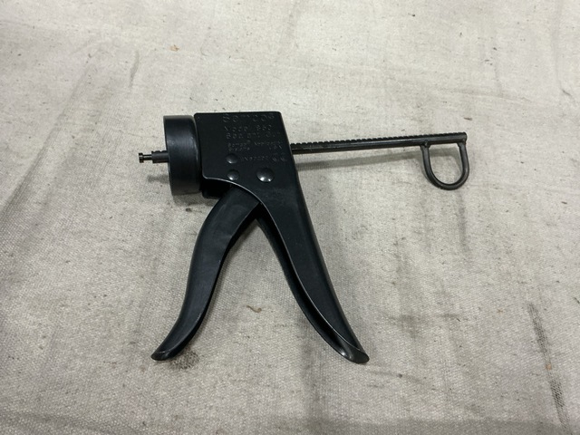 Semco 850 Sealant Gun