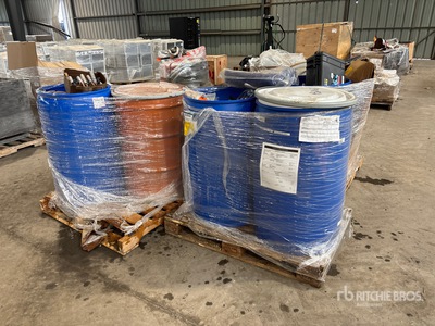 Quantity of Snow Mobile and Truck Parts Pièces diverses