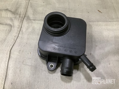 (24) Cummins 3964093 Breather Housings